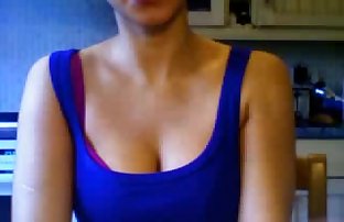 Hot Indian Girl Shows her tits on webcam