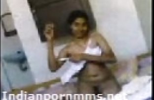 сексуальный индийский Девушка позирует индийский Порно Видео Посетите indianpornmmsnet