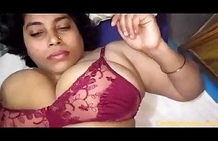 गोल-मटोल भारतीय पत्नी गड़बड़ द्वारा उसके पति के साथ ऑडियो