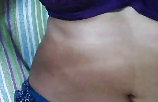 Mallu teen girl showing boobs removing bra