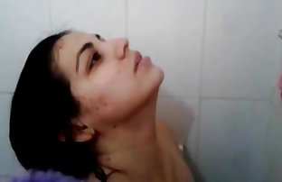 Hot Indian Babe In Selfmade Shower Nude
