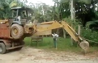 Load jcb without ramp