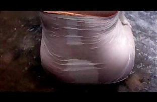 mallu Tantchen Hot Fluss Bad tragen panty und nips sichtbar