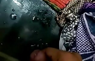INDIAN DICK CUMMING ON WASHING MACHINE